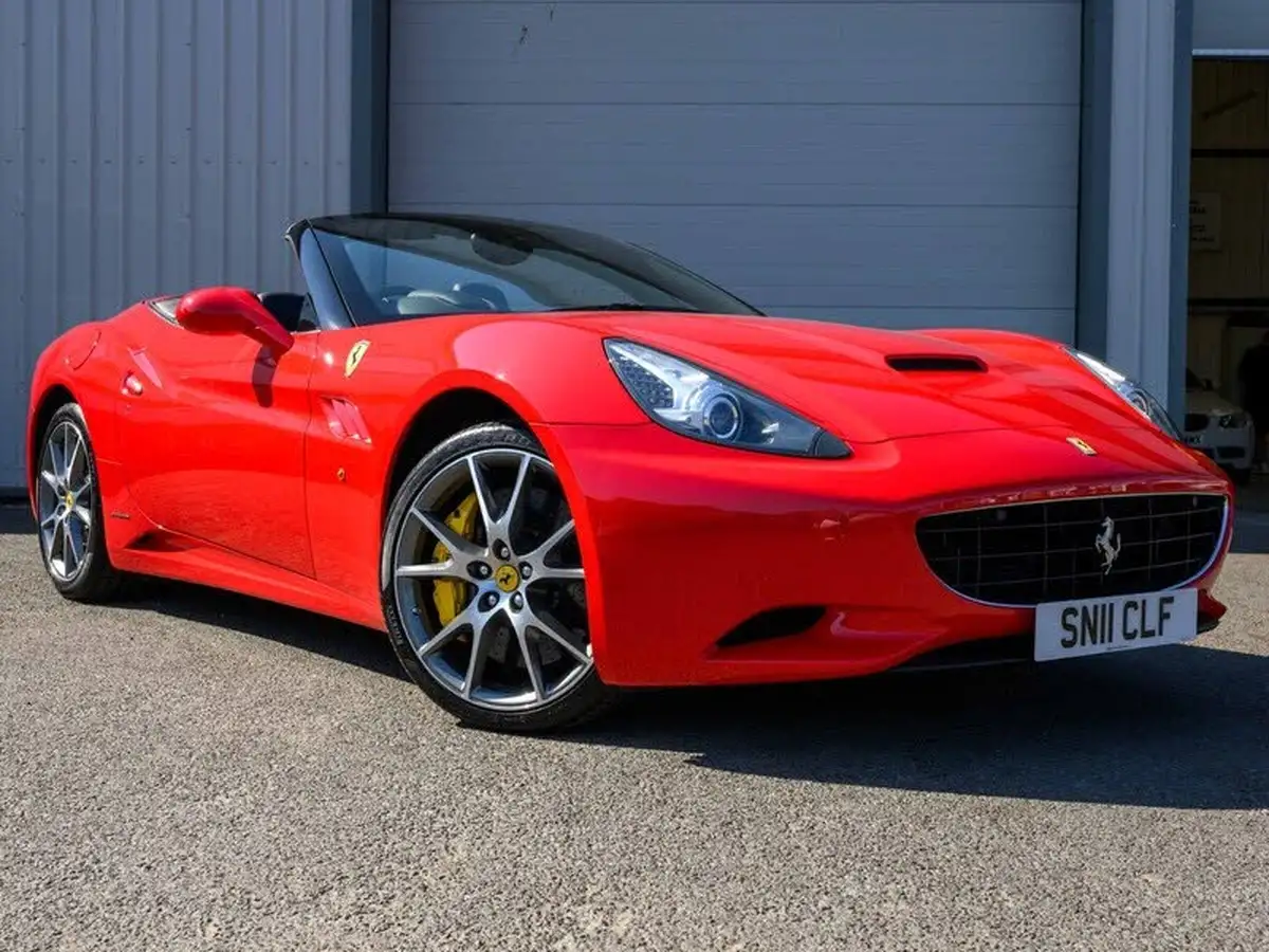 2010-ferrari-california-43-big-0
