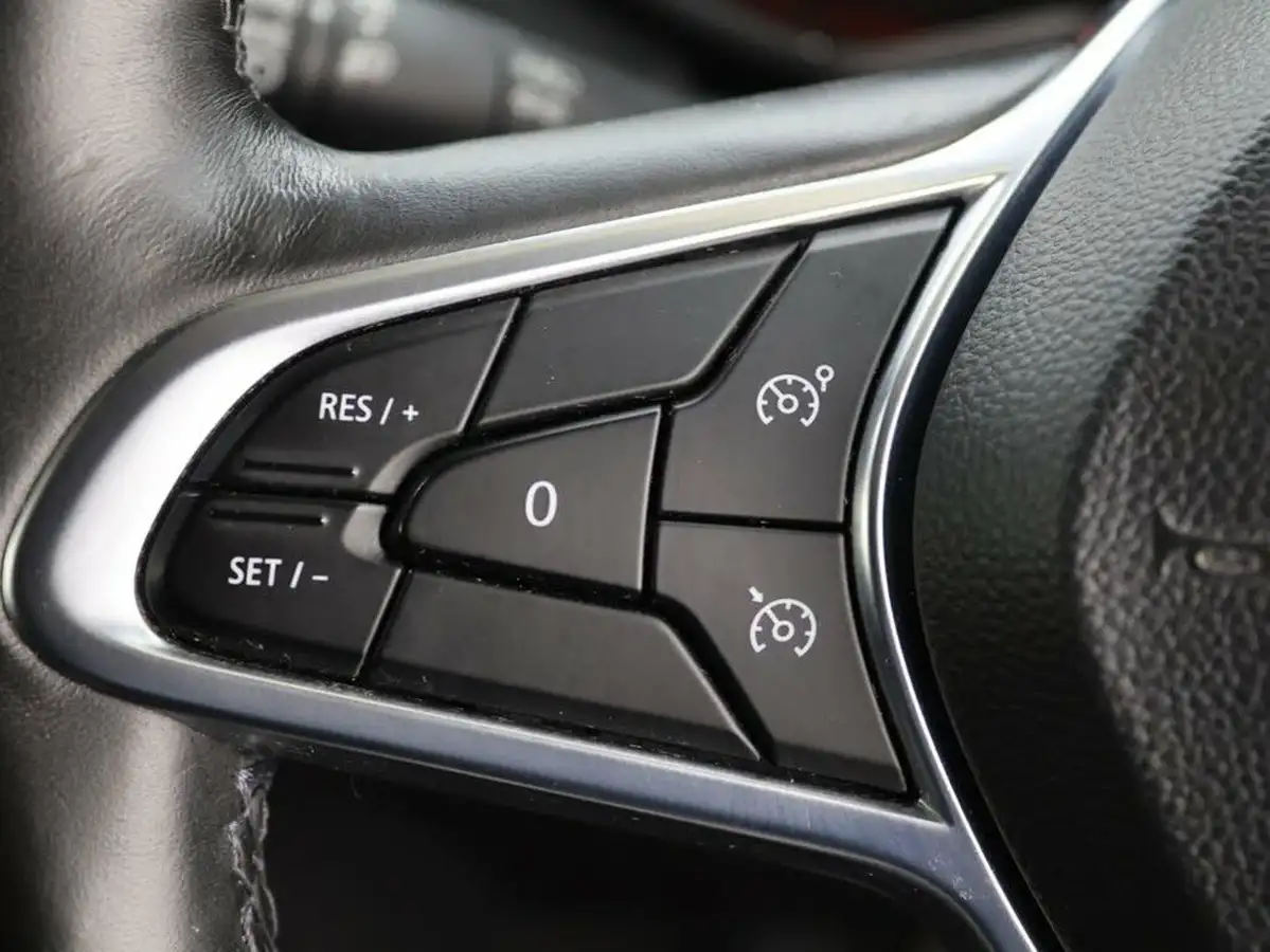 2019-renault-clio-10-sce-iconic-big-17
