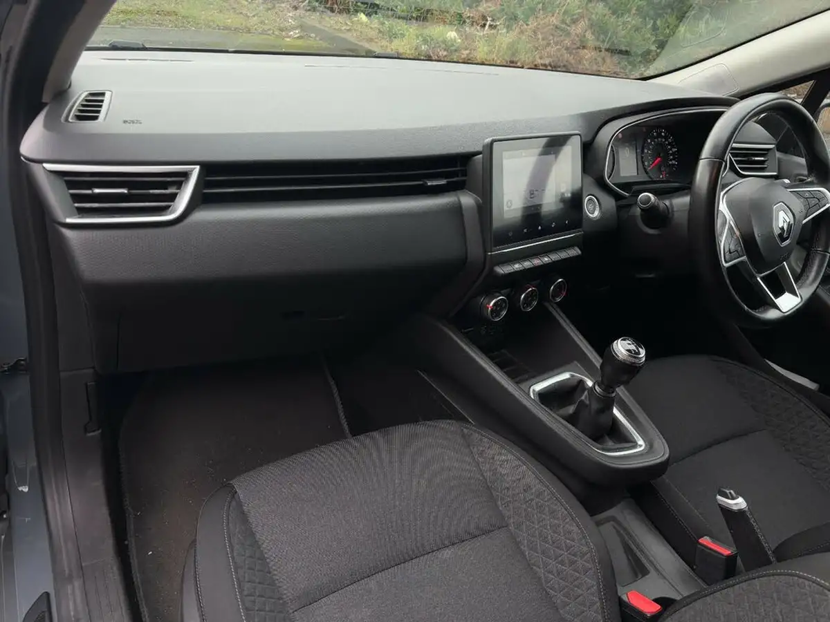 2021-renault-clio-10-sce-iconic-75bhp-big-10