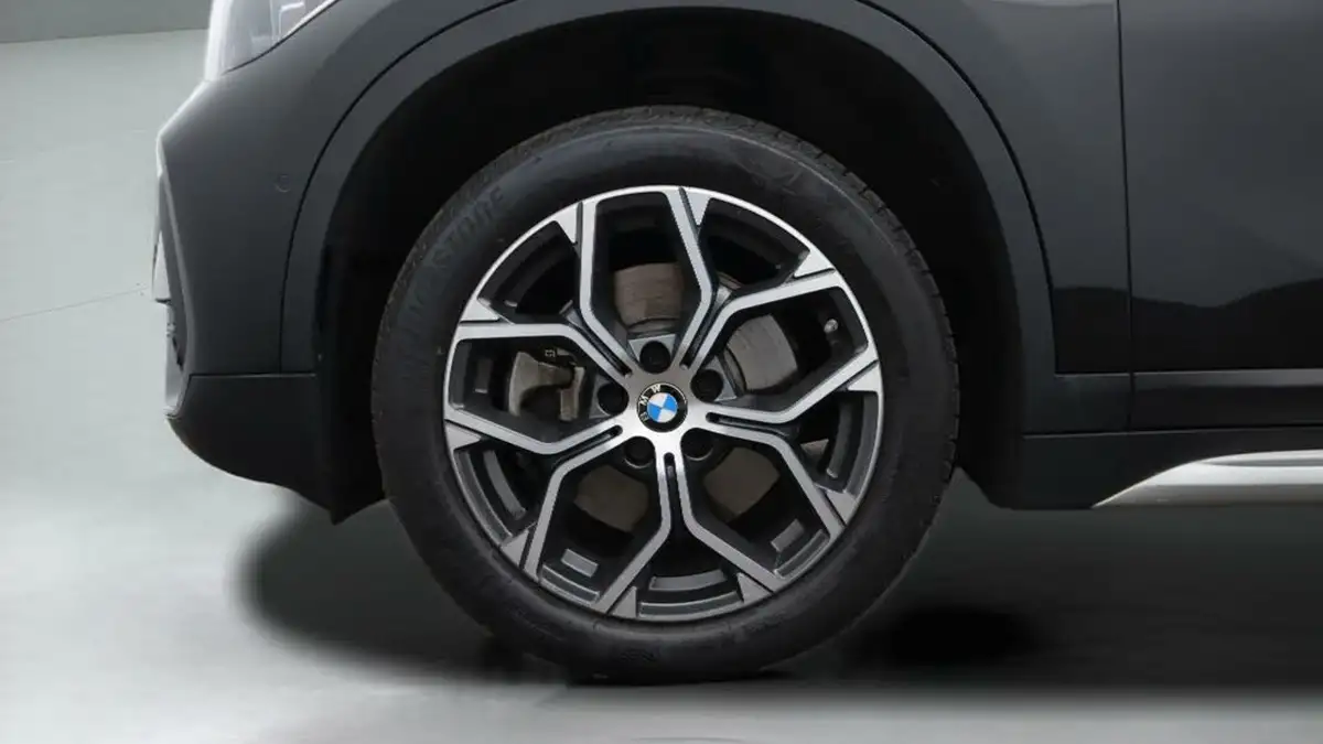 2022-bmw-x1-20-xdrive20i-xline-big-18