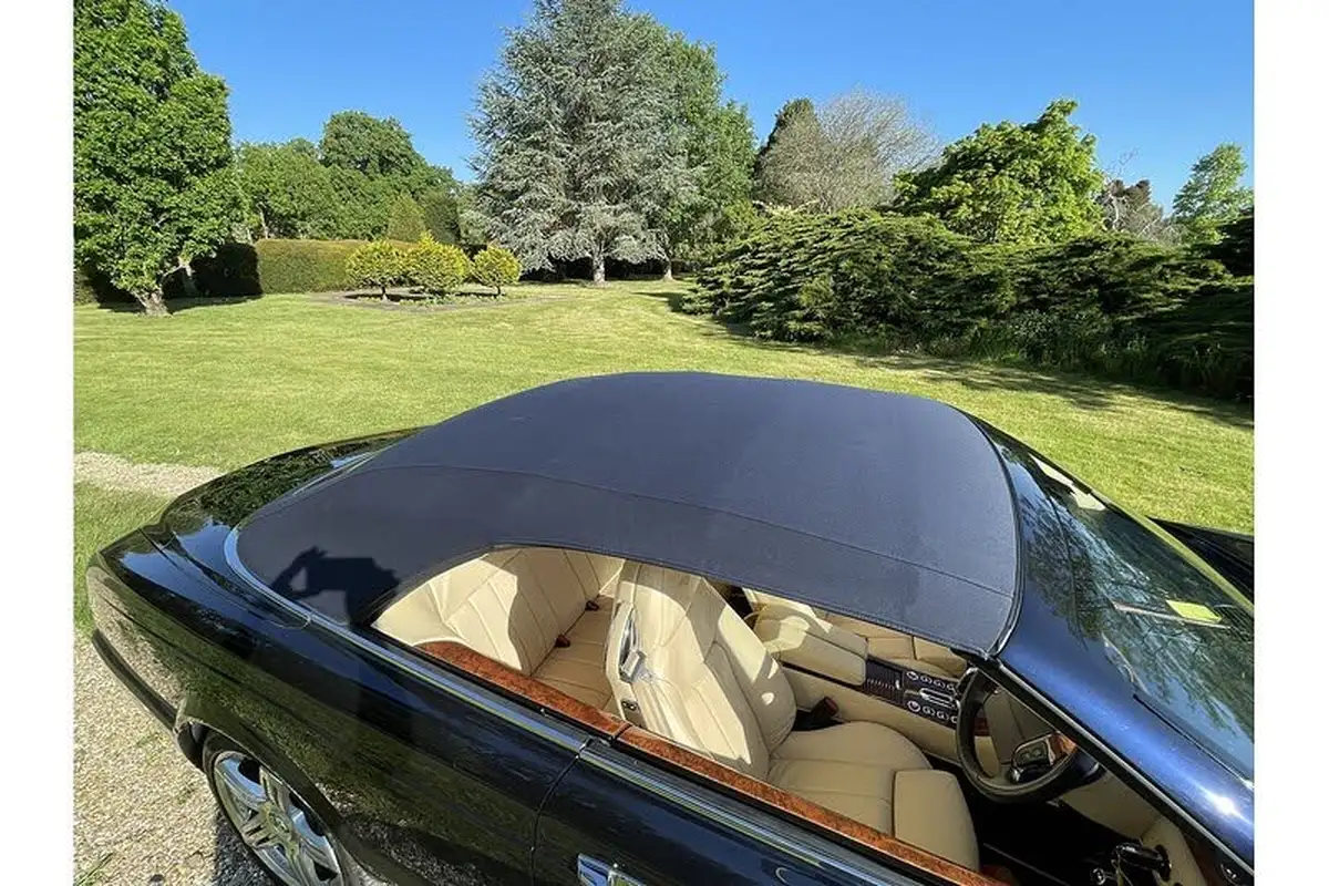 2006-bentley-azure-68-big-59