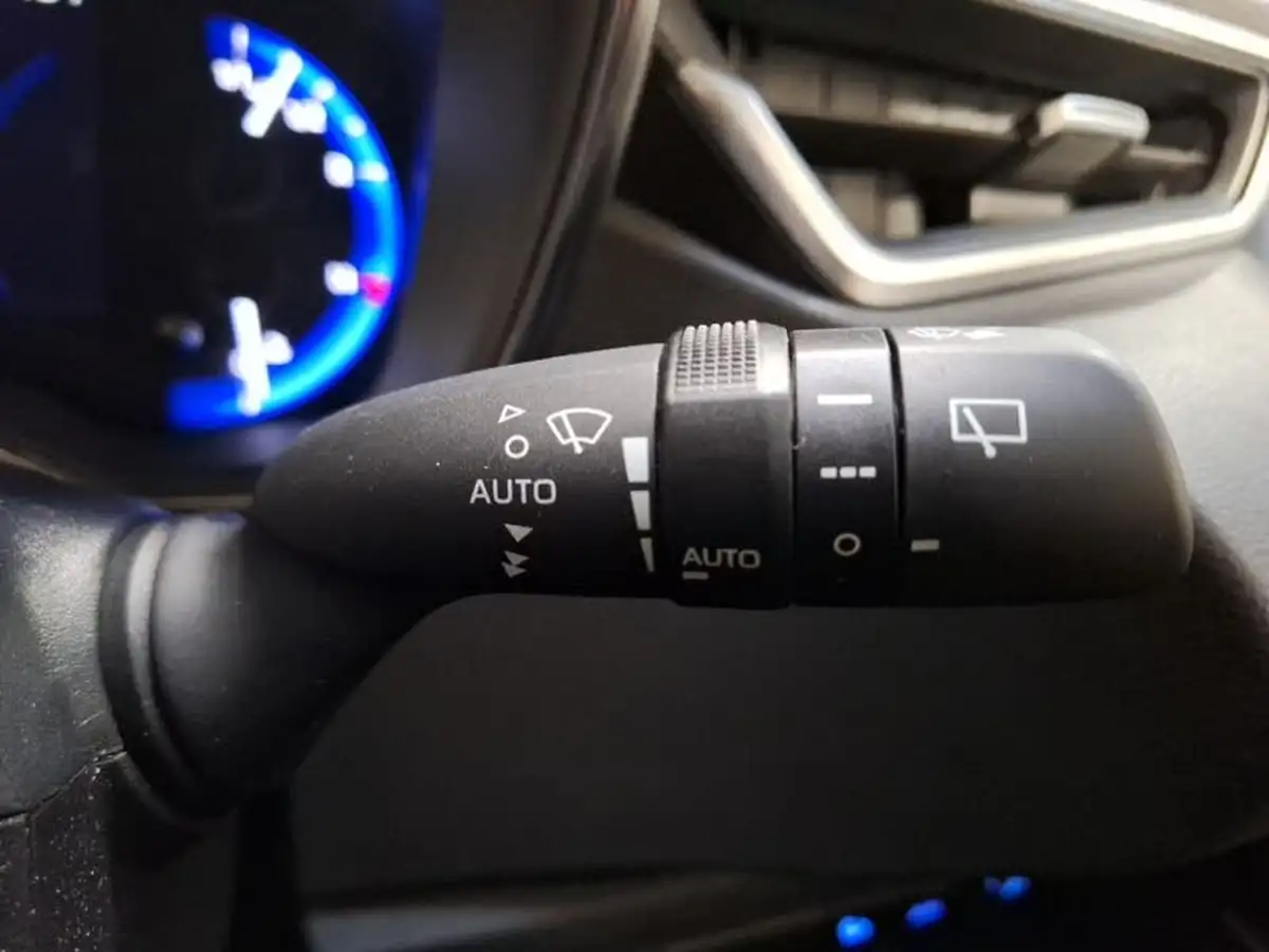 2021-toyota-corolla-20-vvt-i-design-spare-wheel-hatchback-big-15