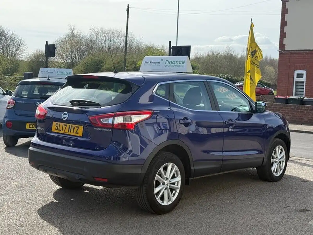 2017-nissan-qashqai-15dci-acenta-smart-vision-packtech-pack-big-4
