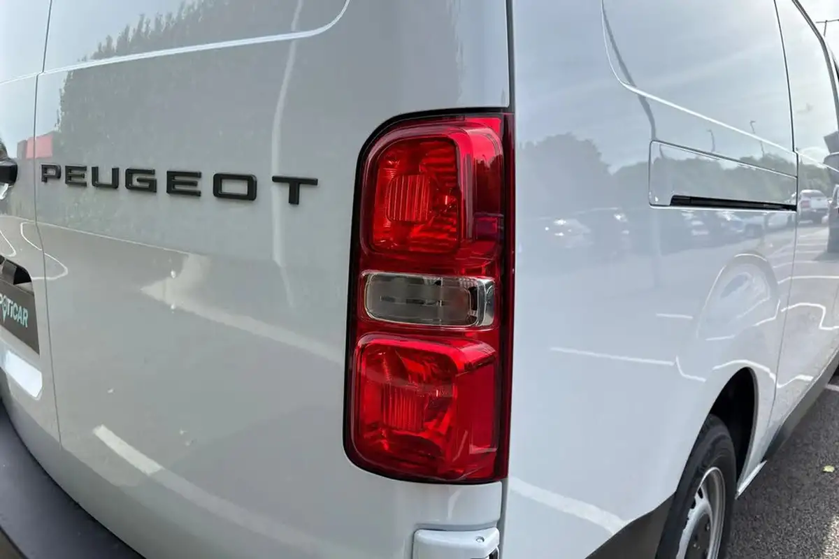 2024-peugeot-expert-15-bluehdi-professional-long-big-6