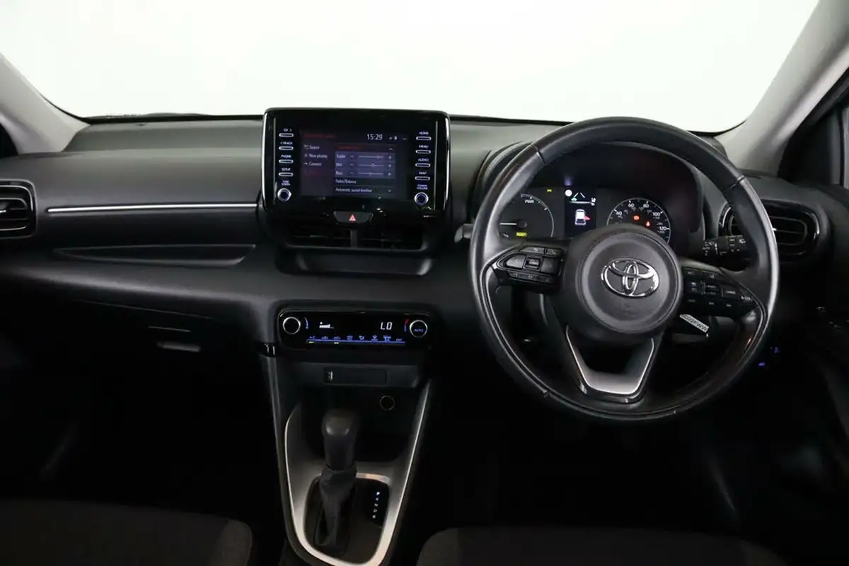2022-toyota-yaris-15-vvt-i-icon-big-14