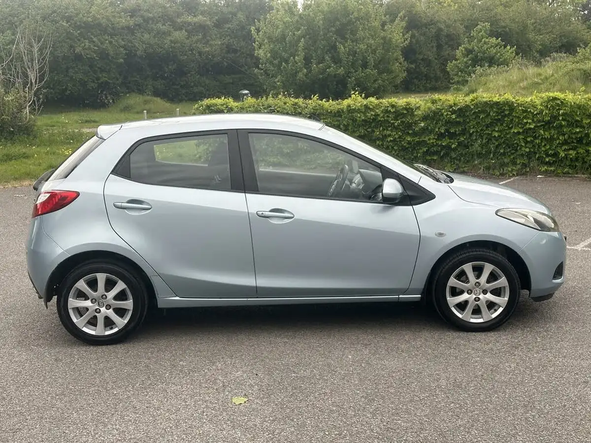 2008-mazda-mazda2-13-ts2-5d-big-6