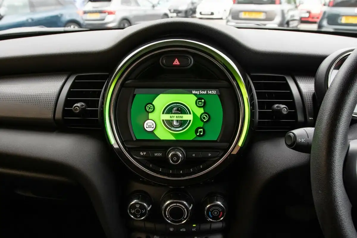 2020-mini-countryman-15-cooper-classic-auto-big-21