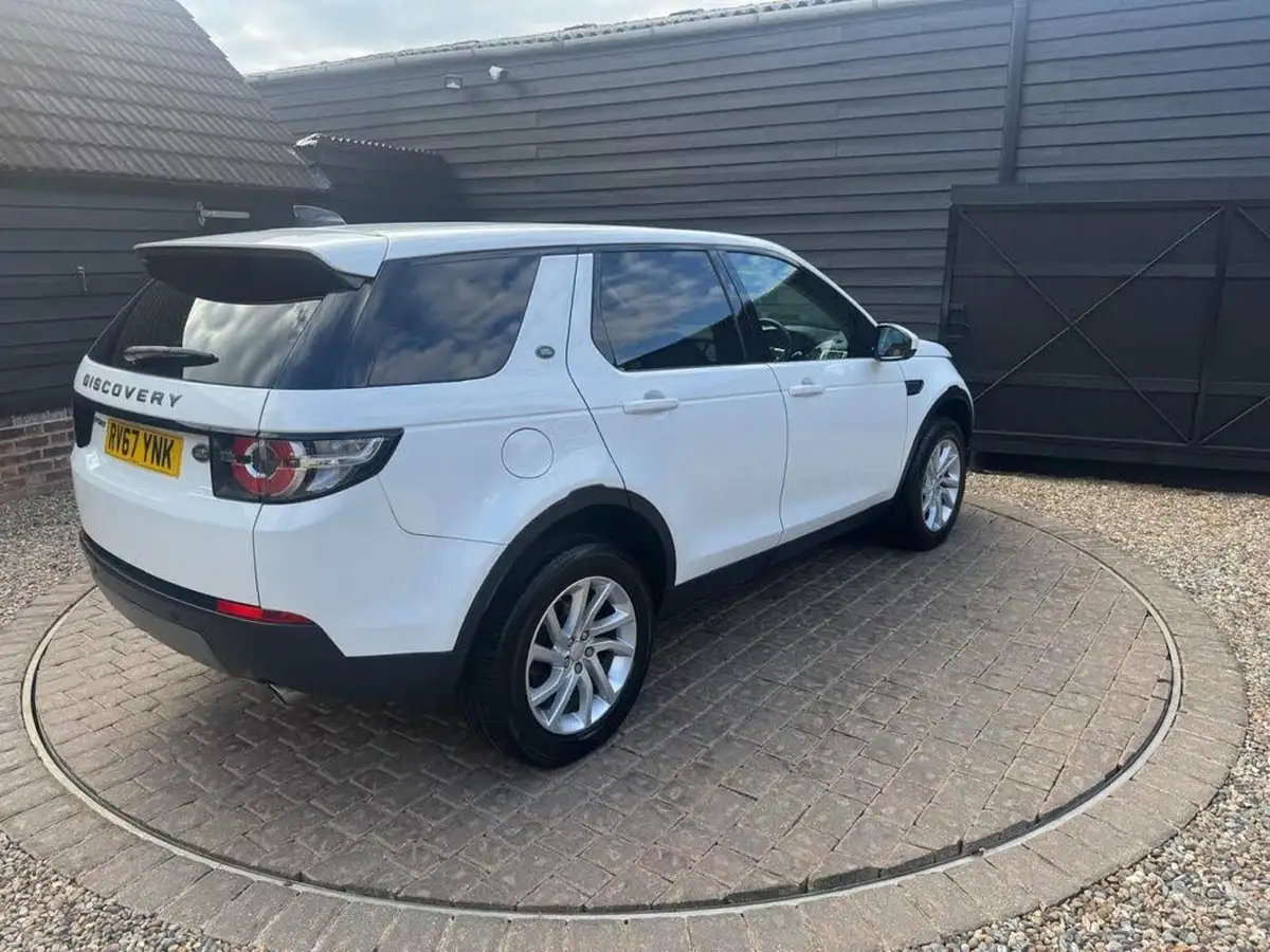 2017-land-rover-discovery-sport-20td4-se-tech-182ps-suv-auto-big-6
