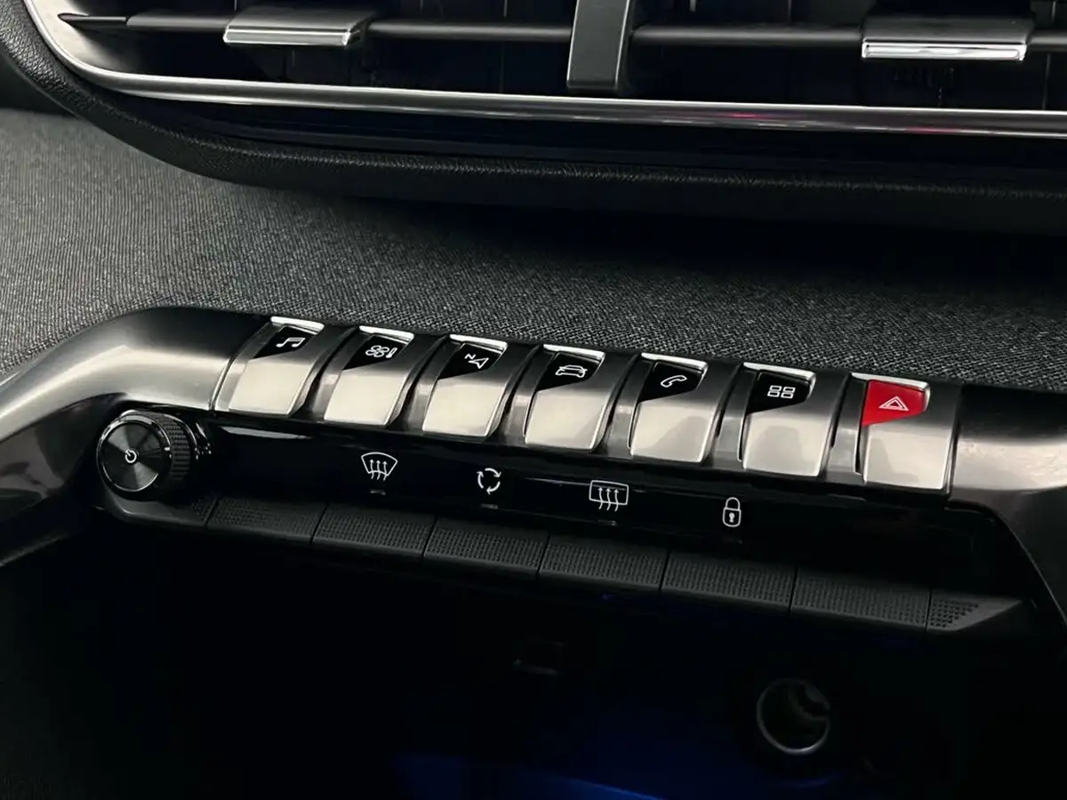 2019-peugeot-5008-suv-12-puretech-allure-eat8-big-32