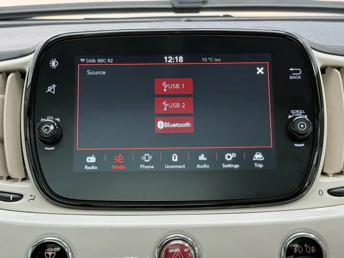 2021-fiat-500-10-lounge-big-27
