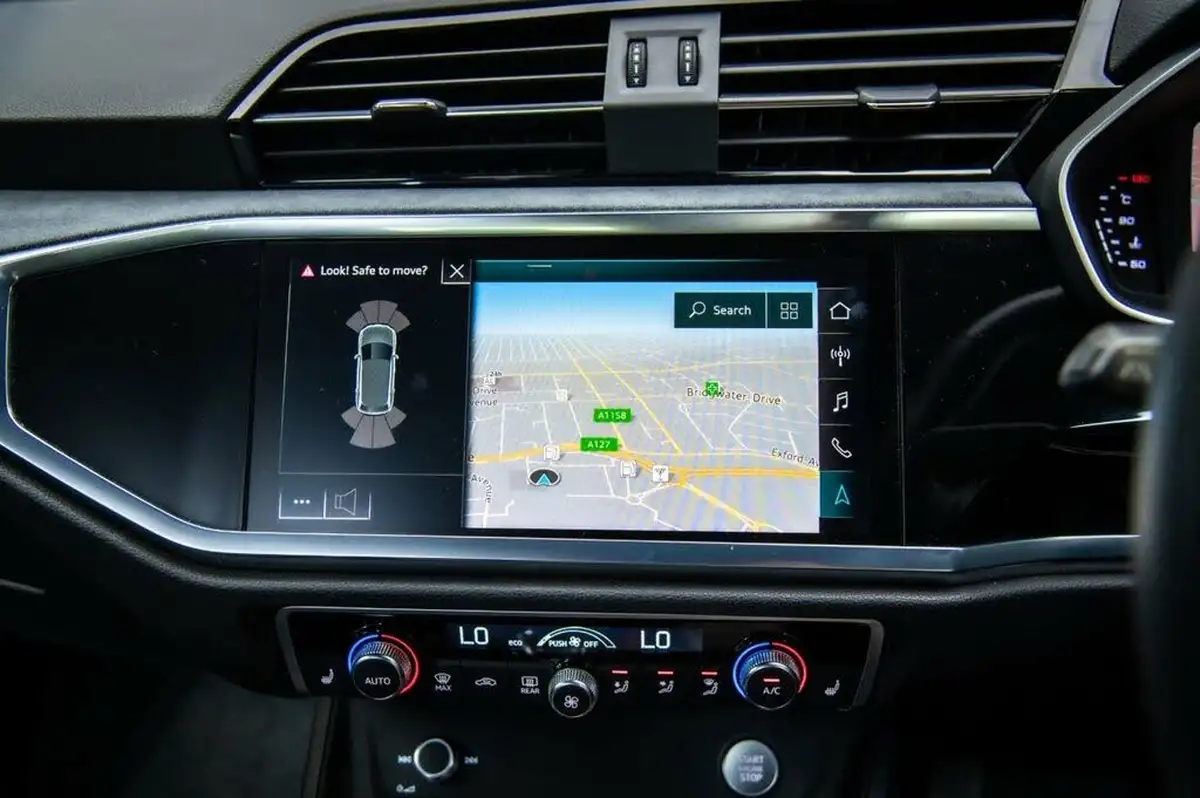 2019-audi-q3-20-40-tfsi-s-line-big-54