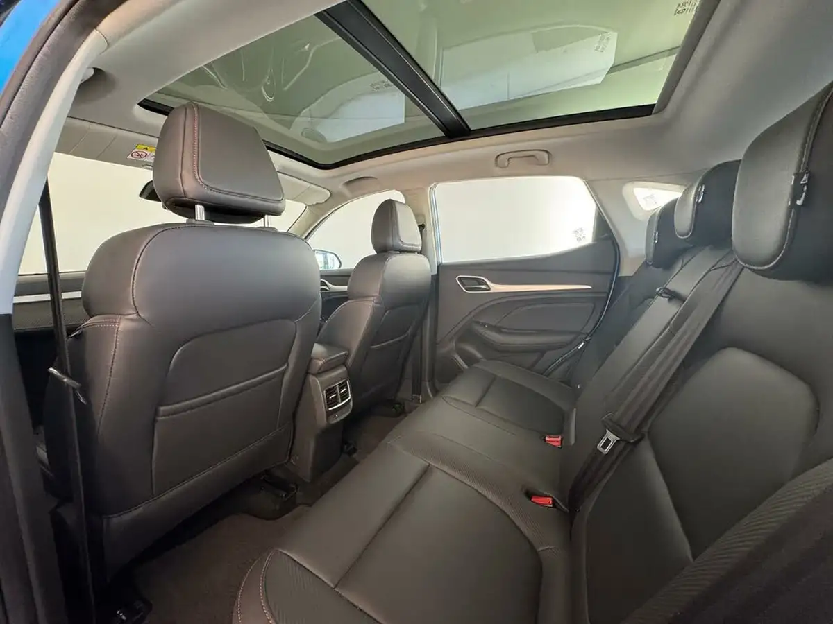 2022-mg-zs-suv-e-trophy-ev-176ps-big-12