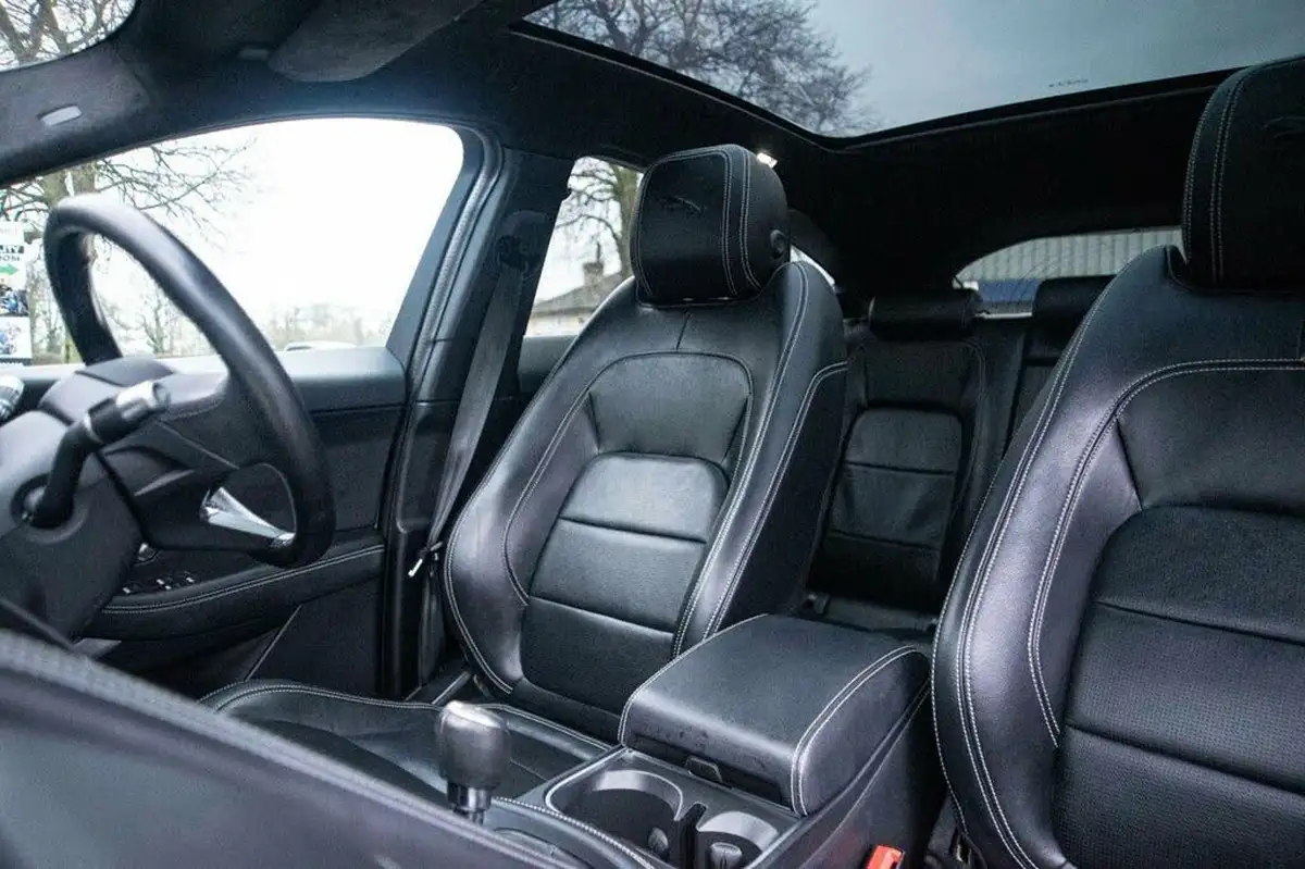 2021-jaguar-e-pace-20-d165-r-dynamic-se-big-24