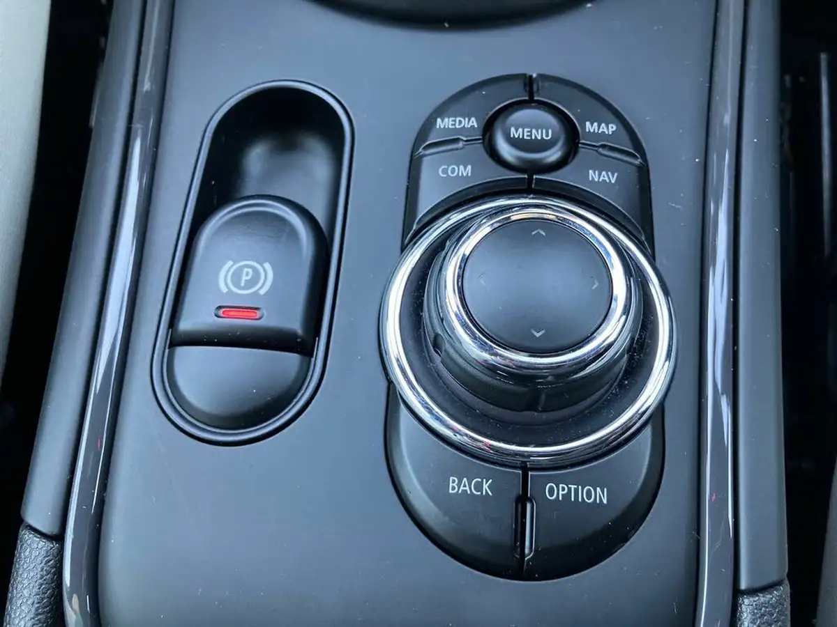 2021-mini-countryman-15-cooper-exclusive-auto-big-26