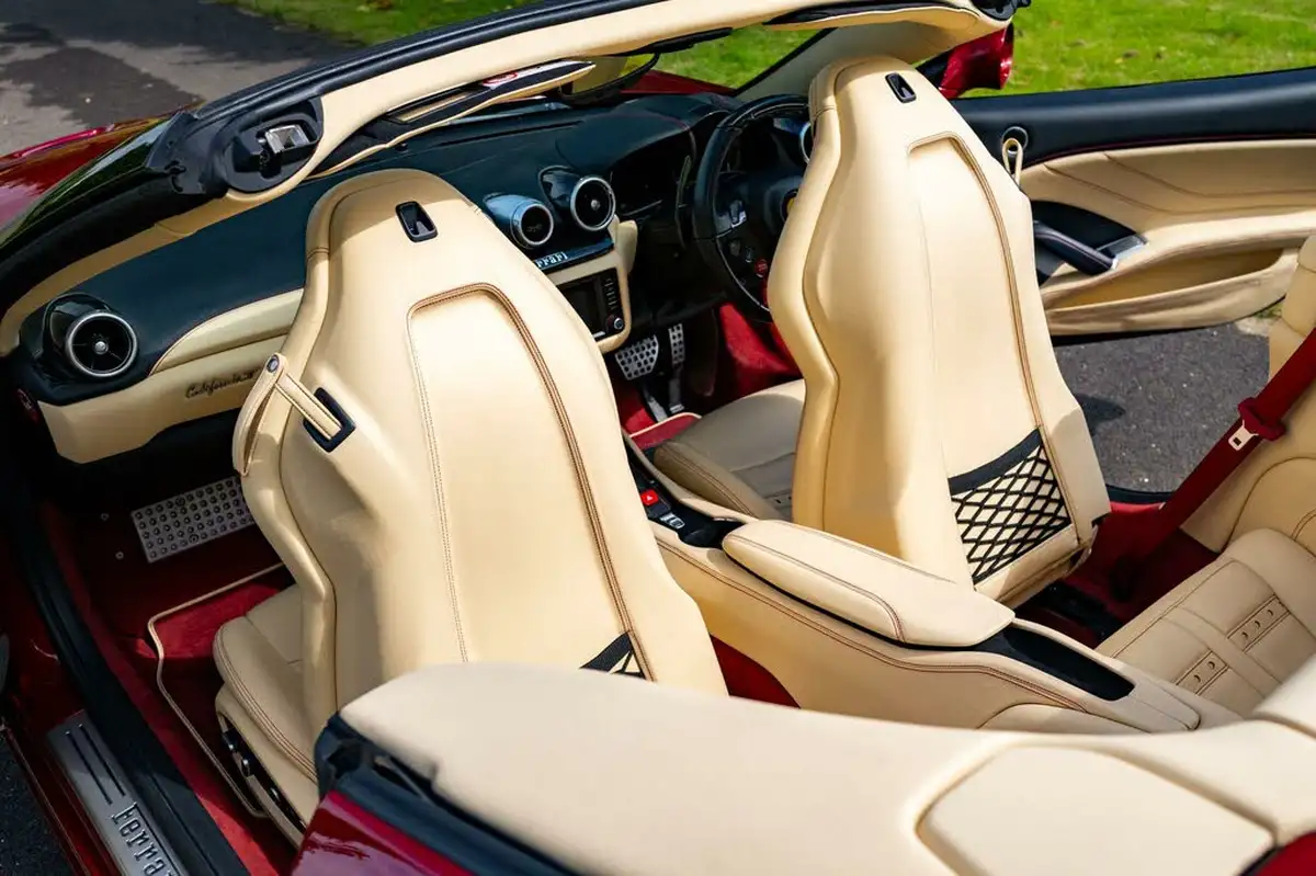 2015-ferrari-california-39-t-big-78