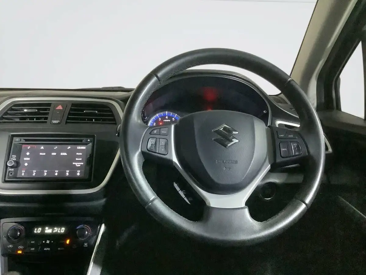 2016-suzuki-s-cross-16-sz-t-big-10