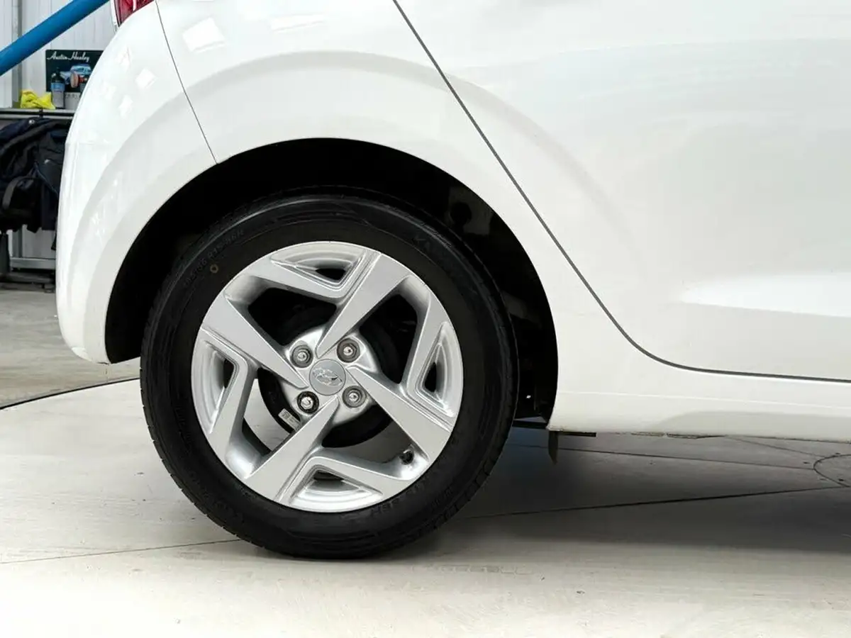 2020-hyundai-i10-12-se-connect-auto-big-14