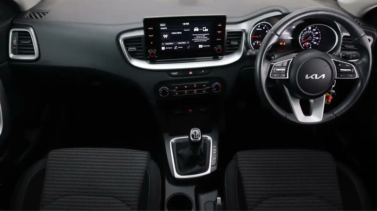 2022-kia-xceed-10-t-gdi-2-big-12