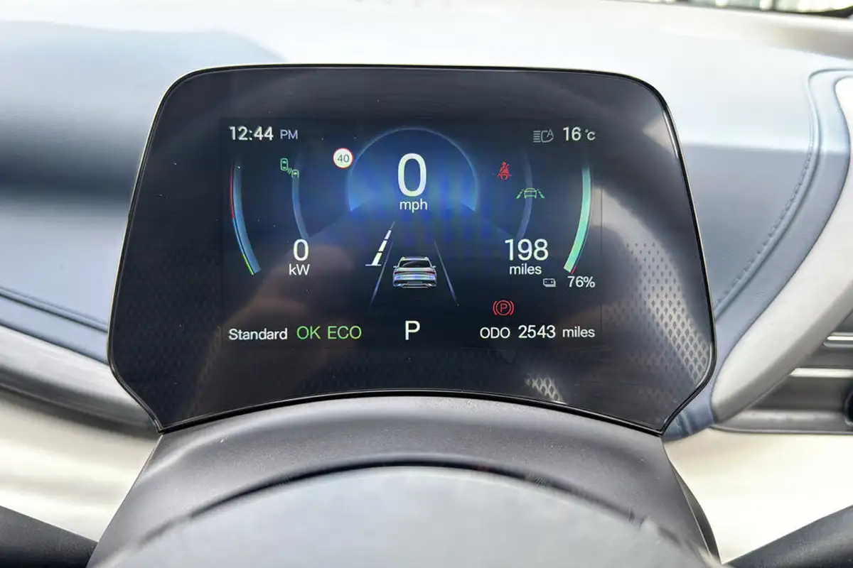 2024-byd-atto-3-e-design-big-12