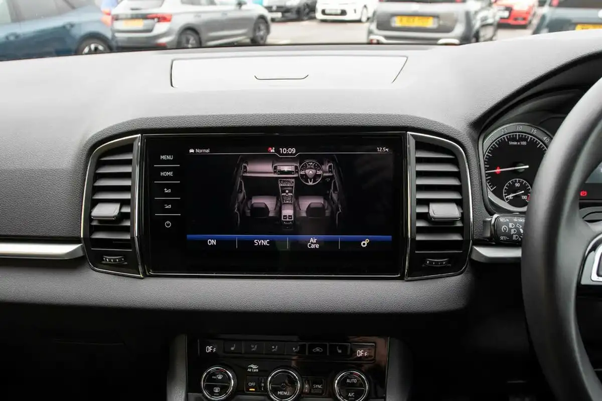 2019-skoda-karoq-20tdi-edition-150ps-4x4-big-27