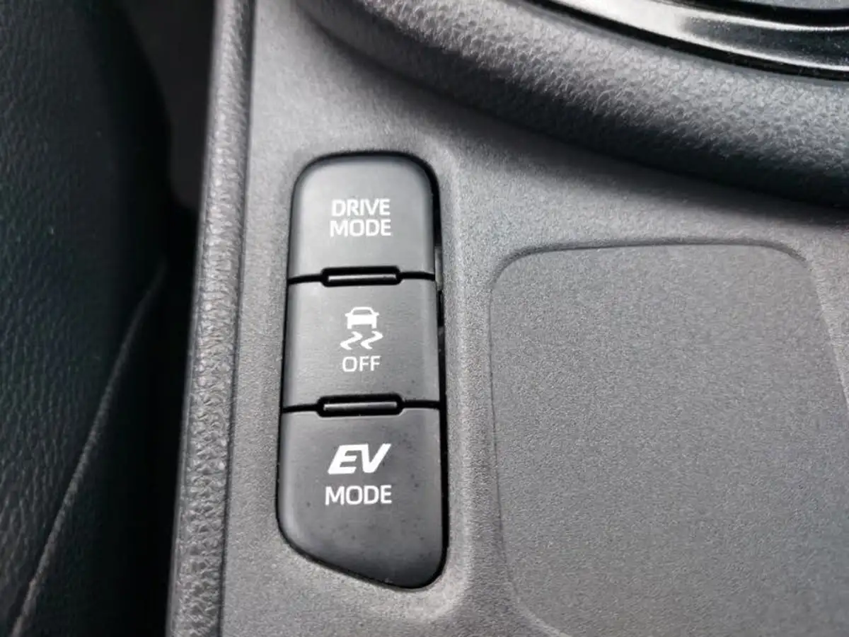 2022-toyota-yaris-15-vvt-i-dynamic-big-15