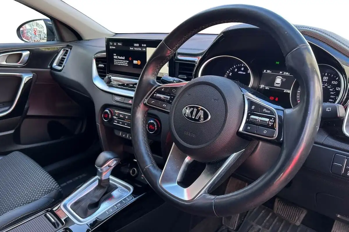 2020-kia-xceed-14-t-gdi-3-dct-big-6