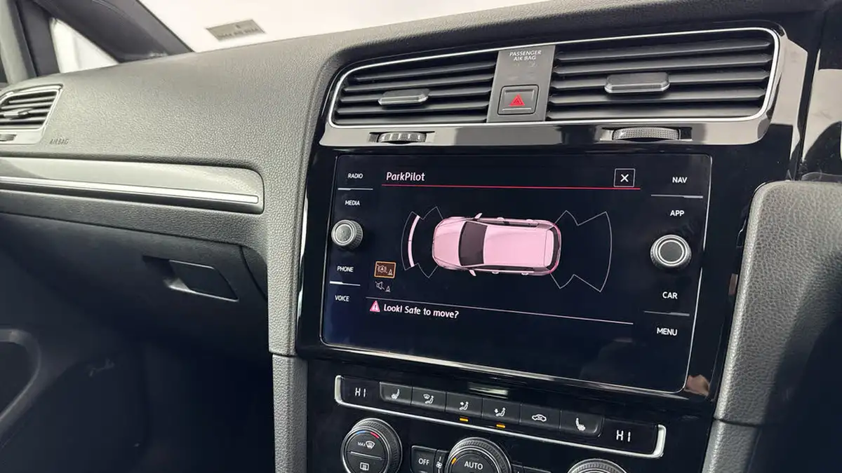 2018-volkswagen-golf-20-tsi-gti-5d-dsg-big-18
