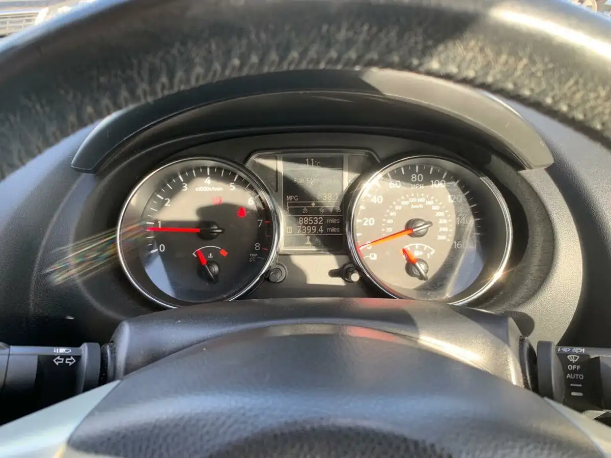 2013-nissan-qashqai-16-360-big-12