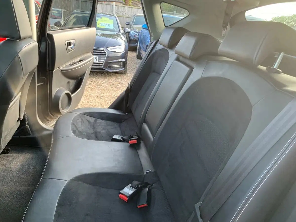 2013-nissan-qashqai-16-360-big-36