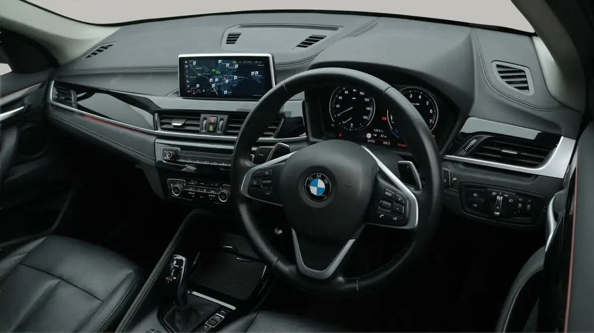 2021-bmw-x1-20-sdrive20i-xline-big-9