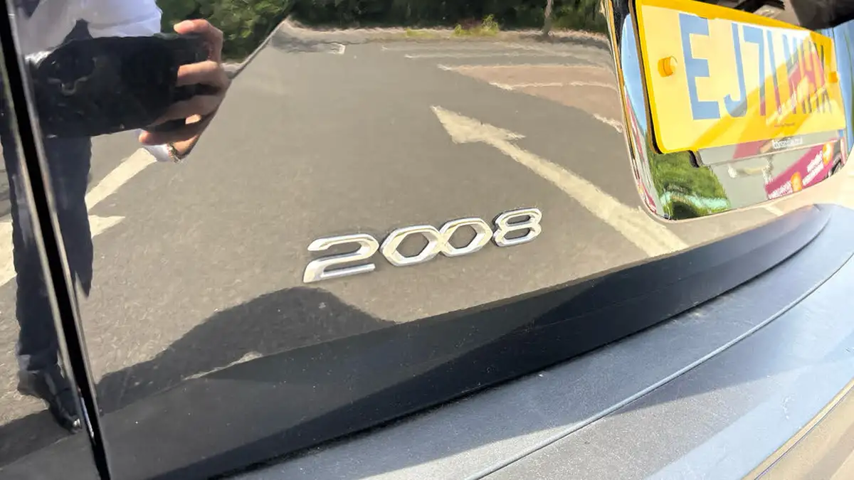 2021-peugeot-2008-suv-12-puretech-allure-premium-130bhp-eat8-big-43