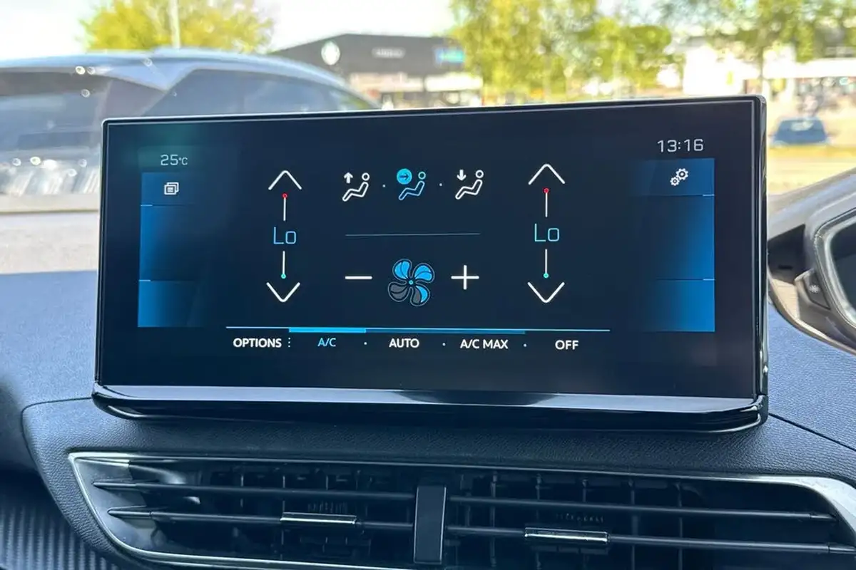 2021-peugeot-3008-suv-12-puretech-allure-big-21
