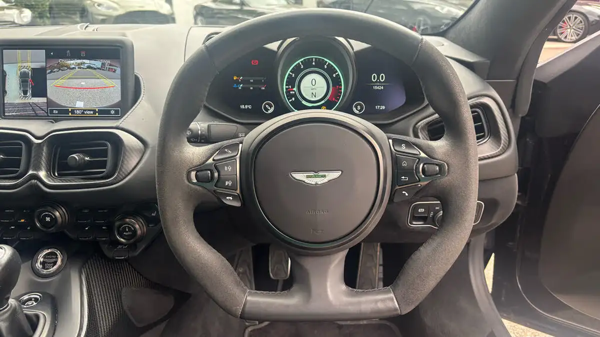 2020-aston-martin-vantage-40-v8-vantage-amr-hero-big-10