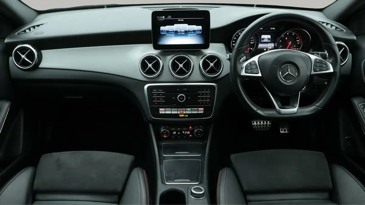 2020-mercedes-benz-gla-class-16-gla-200-amg-line-edition-plus-7g-dct-big-13