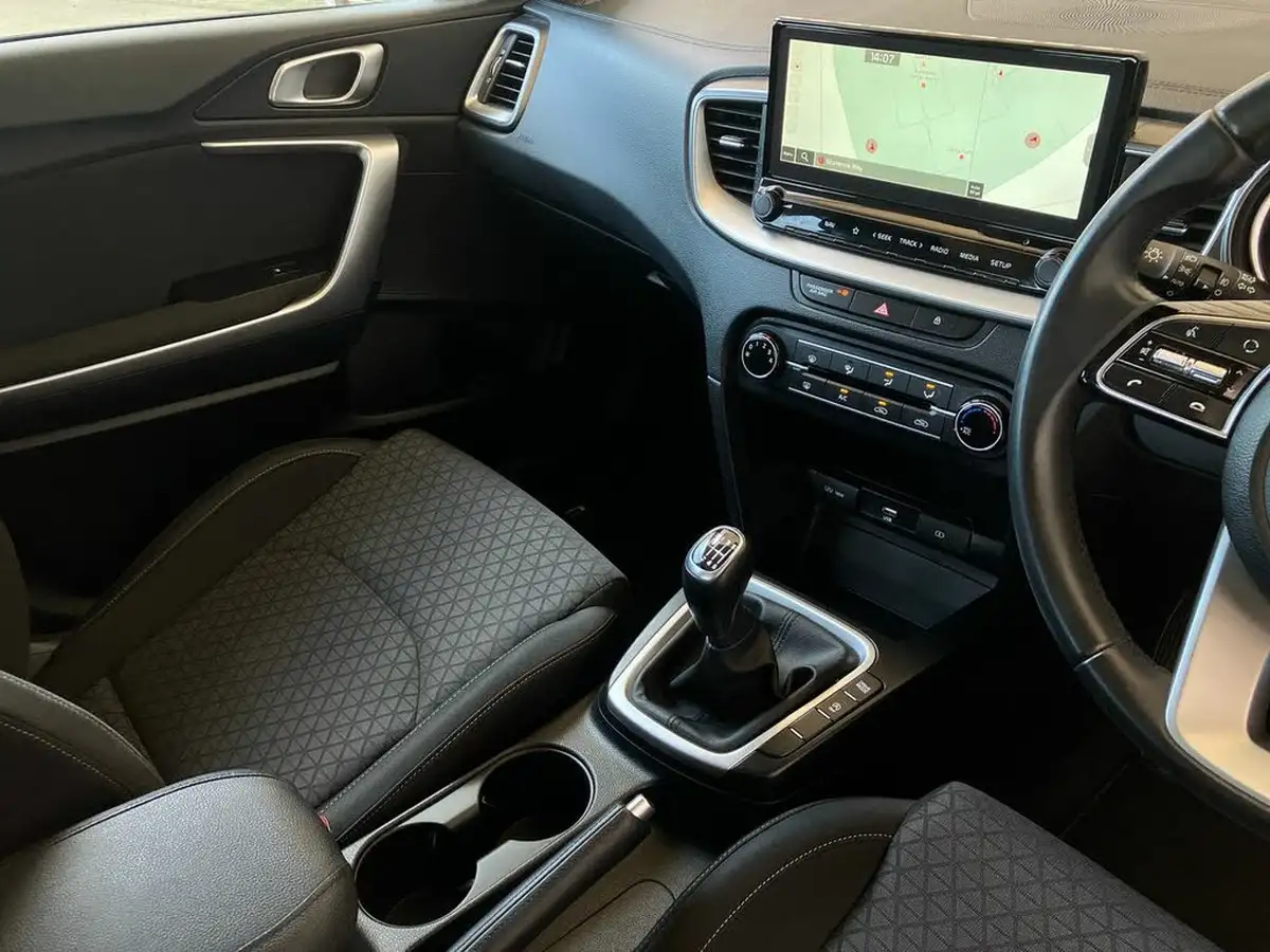 2021-kia-ceed-16crdi-2-nav-134bhp-48v-mhev-hatchback-big-16