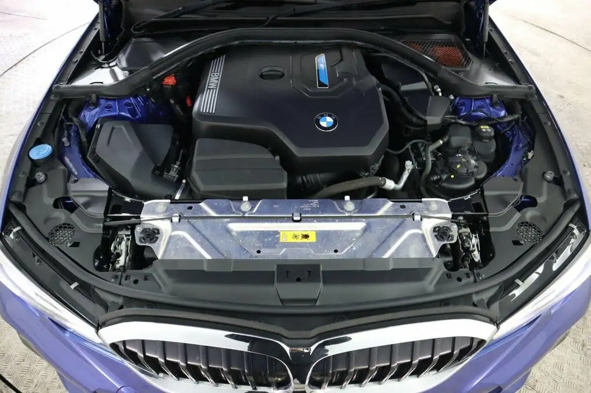 2019-bmw-3-series-20-330e-m-sport-plus-pack-big-22
