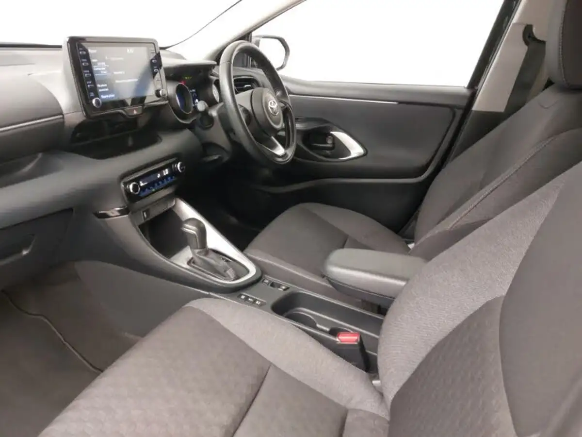 2022-toyota-yaris-15-vvt-i-design-big-4