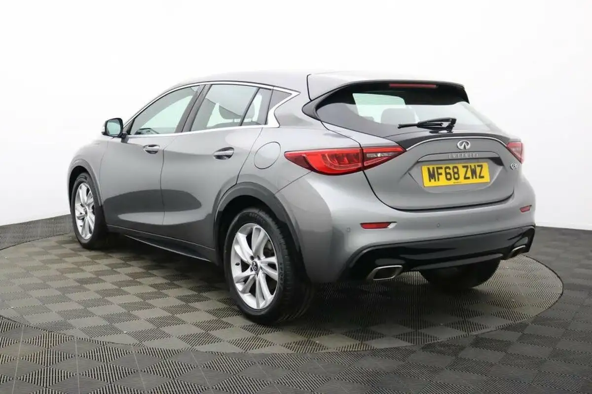 2018-infiniti-q30-16-luxe-122ps-big-5