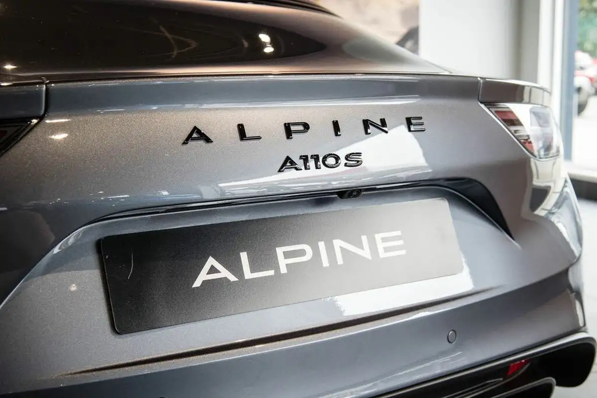 2023-alpine-a110-18-t-s-big-9