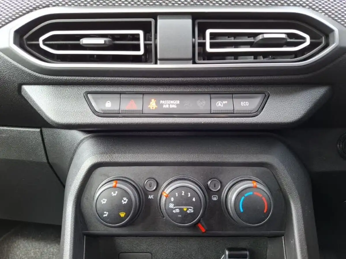 2023-dacia-sandero-10-tce-expression-90bhp-big-10