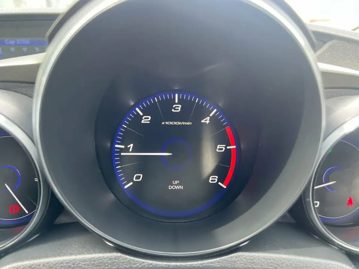 2014-honda-civic-16td-se-plus-tourer-big-20