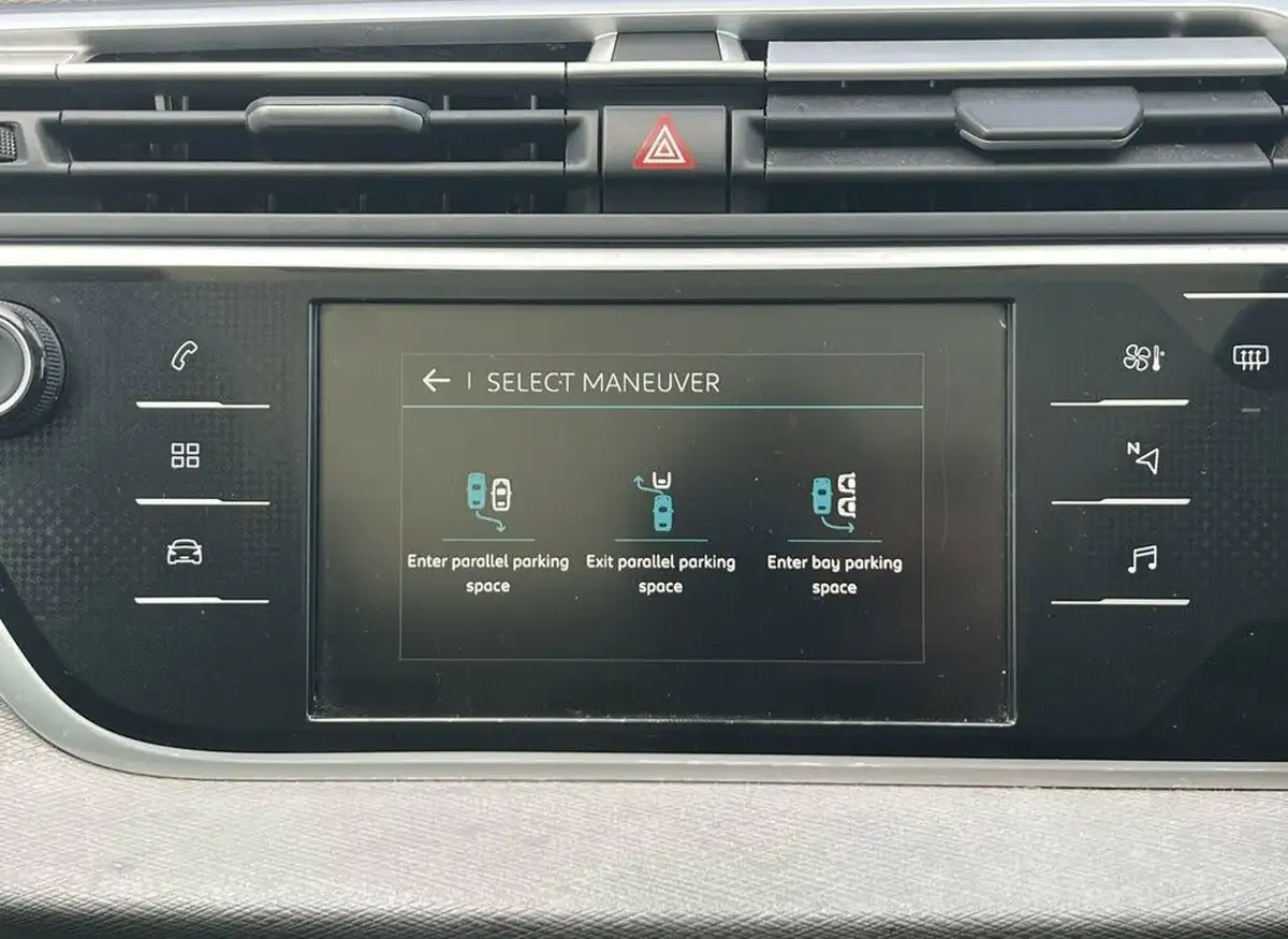 2018-citroen-grand-c4-spacetourer-15bluehdi-flair-big-56