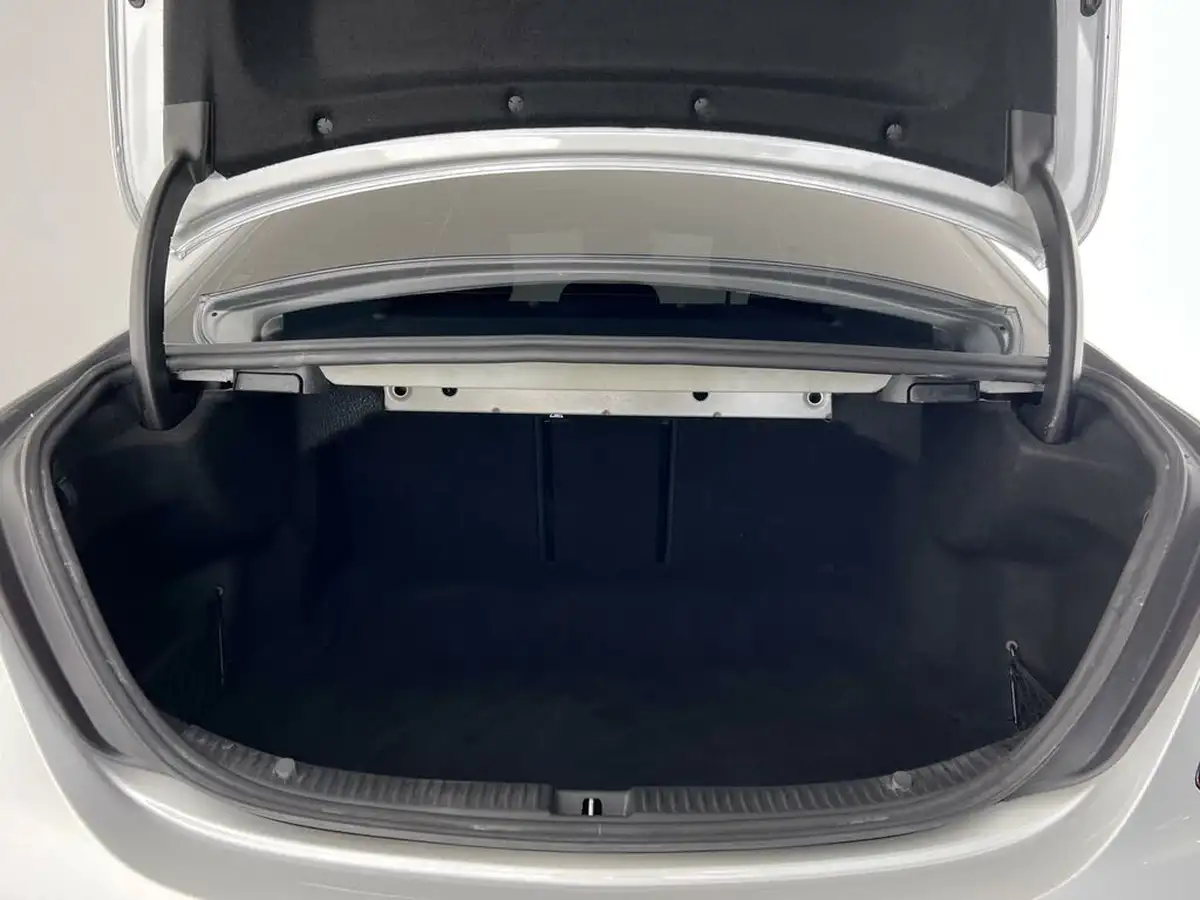2019-mercedes-benz-c-class-20-c300-sport-premiumss-saloon-4d-big-8