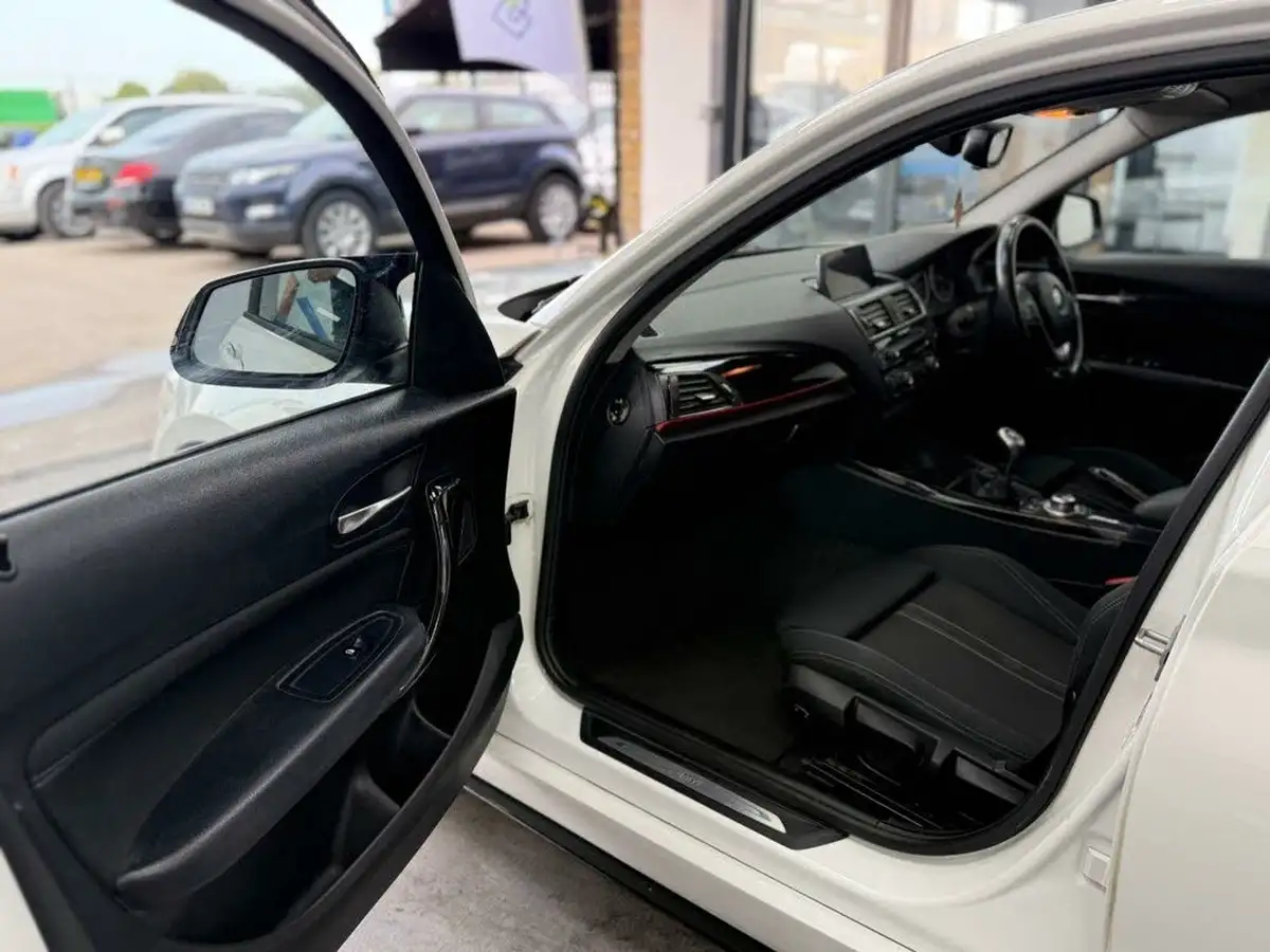 2016-bmw-1-series-15-118i-sport-5d-big-69