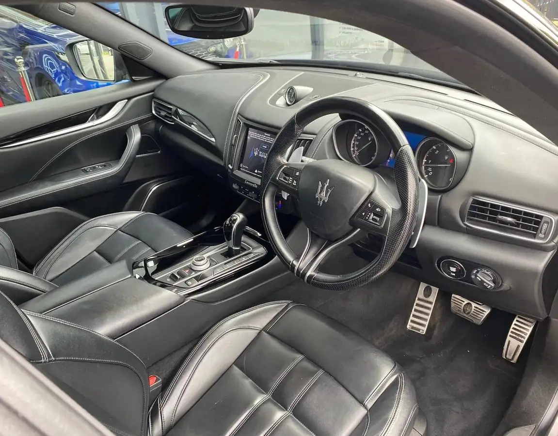 2018-maserati-levante-30td-gransport-nerissimo-edition-big-28