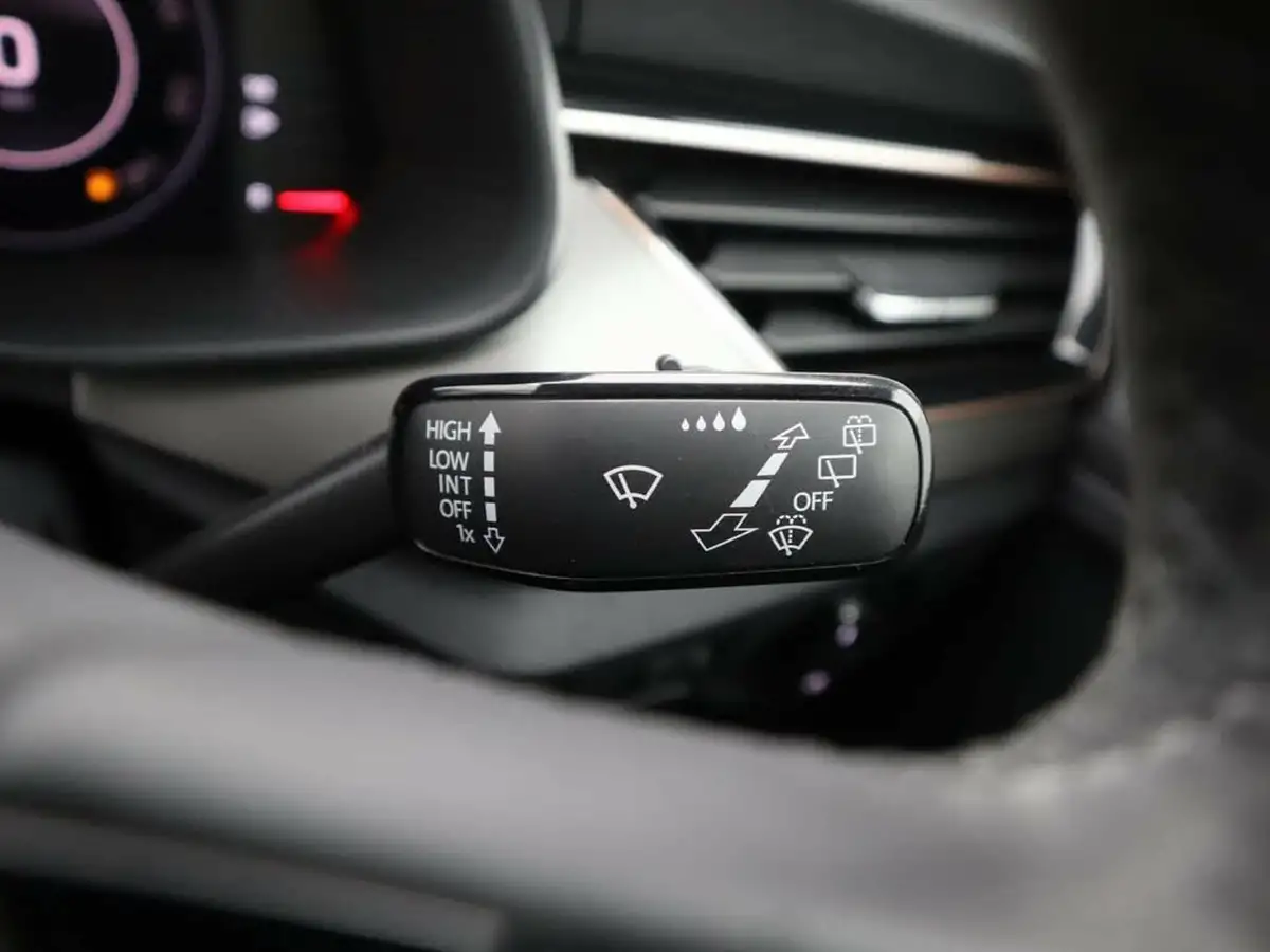 2020-skoda-scala-15-tsi-se-l-big-21