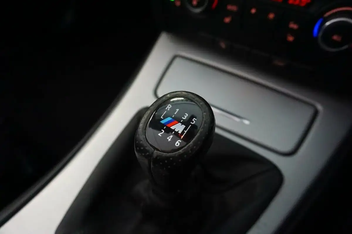 2012-bmw-3-series-20td-320d-m-sport-convertible-2d-big-21