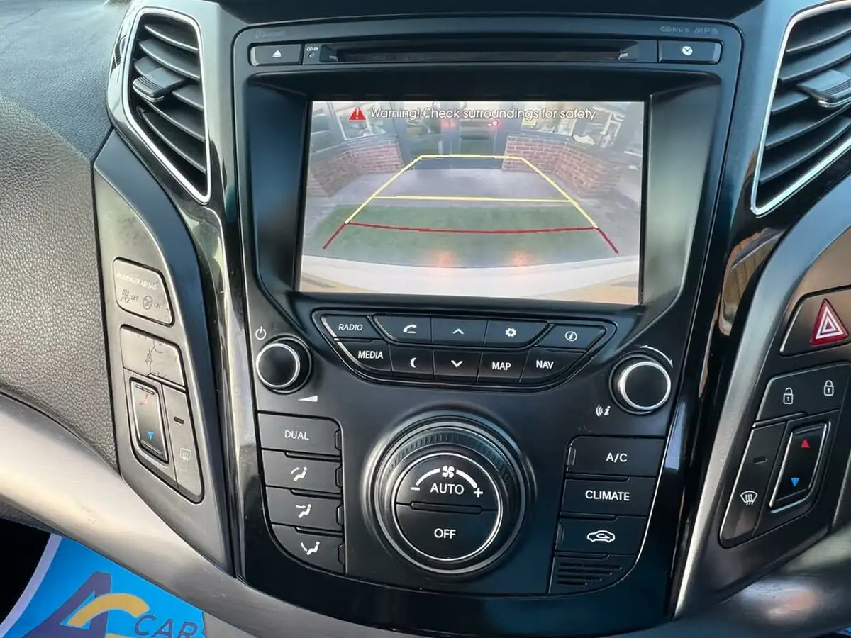 2015-hyundai-i40-17td-premium-estate-5d-auto-big-27