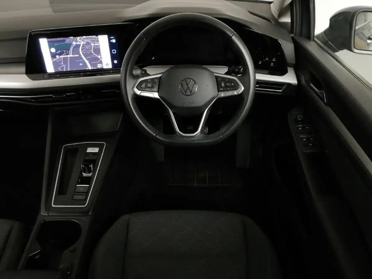 2023-volkswagen-golf-15-etsi-life-150ps-hatchback-big-6