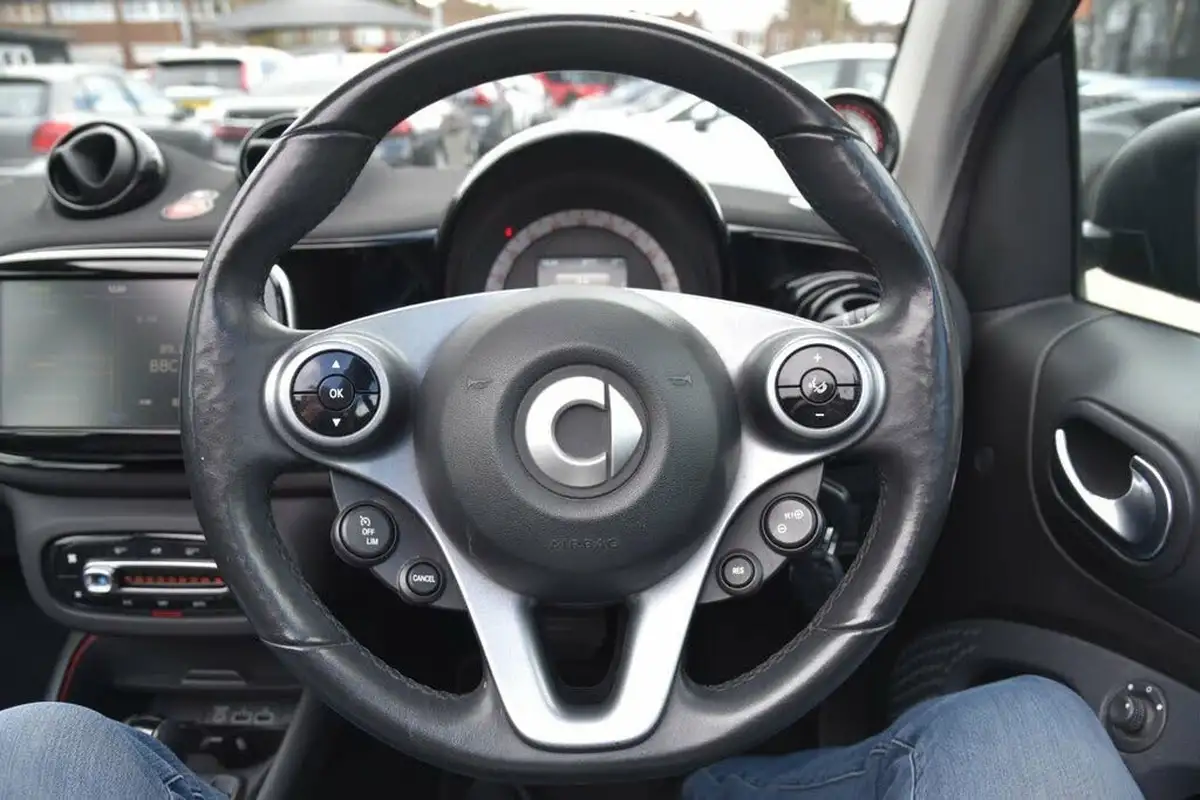2021-smart-fortwo-eq-exclusive-cabriolet-big-27